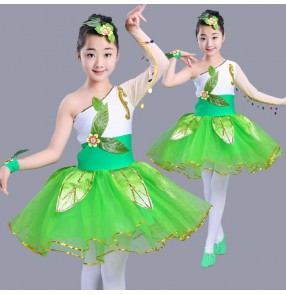 Green white patchwork sequins one shoulder sleeves girls kids children school kindergarten modern dance performance cos play dance costumes dresses outfits