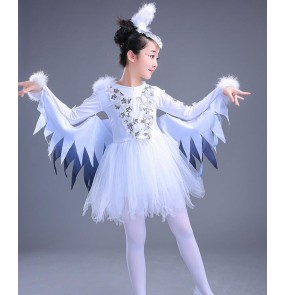 White and black patchwork girls angels performance party birds cosplay fairy modern dance jazz singers outfits costumes