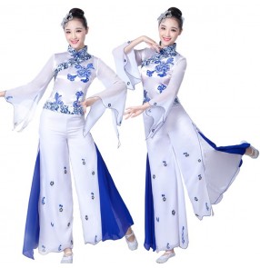 Women's chinese folk dance costumes China style white and blue color  ancient traditional yangko stage performance fan dancing outfits 