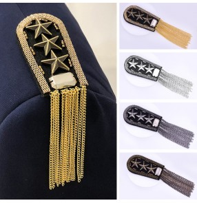 2pcs British vintage clothing metal fringed epaulettes performance dance clothes shoulder accessories five-pointed star medal for men and women brooches