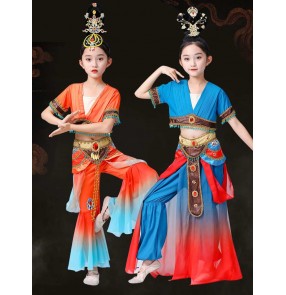 Chinese folk Dunhuang flying costume for girls kids classical dance fairy princess Empress performance dresses Girls exotic tambourine silk road flying dance wear 