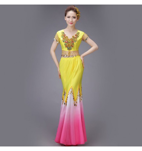 yellow gold outfit