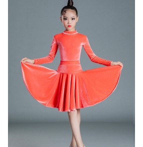 Children girls coral pink black velvet latin ballroom dance dresses stage performance modern long sleeves salsa rumba chacha latin dance costumes for kids 