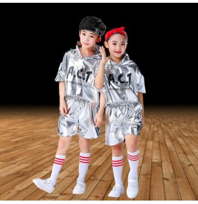 Children Silver glitter jazz costumes Boys girls modern dance hip-hop rapper gogo dancers leather hoodies tops and shorts kindergarten street dance outfits