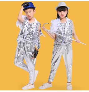 Children silver sequin feather jazz dance costumes for boys girls group dance drum performance tops and pants gogo dancers hiphop dance outfits for kids