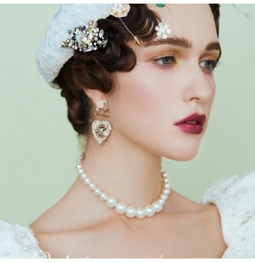 European and American vintage pearl necklace bridal accessories French palace elegant baroque modeling 