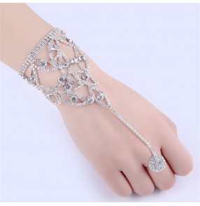 Fashion jewelry rhinestones rings bracelet for wedding party bridal photos shooting stage performance rings chain bracelet for female