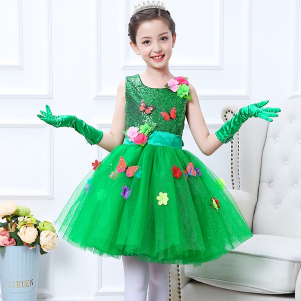 green dress child