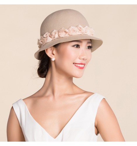 https://www.aokdress.com/image/cache/data/item-img/women-s-rose-applique-100-wool-handmade-vintage-fedoras-bucket-hat-short-brim-khaki-1462-470x500.jpg