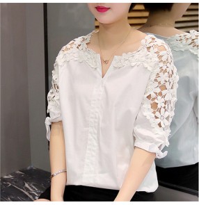 Lace white blouses women Hollow lace short sleeves shirt plus size women's loose Korean style open top shirt lace v neck bottoming shirt