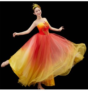 Red with gold Chinese folk dance costume for women Opening dance big swing skirt performance costume female pettiskirt stage modern dance costume song accompaniment dress