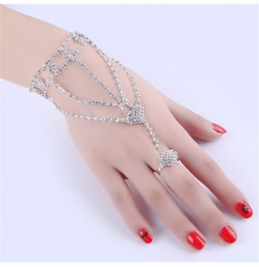 Wedding party brial Fashion ring bracelet Jewelry Rhinestone stage performance Bow Finger Bracelet One Chain Jewelry for female