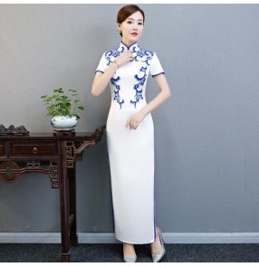 White with blue chinese dresses women female tradtiional vintage qipao dresses model miss etiquette cheonsam dresses