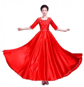 Women's ballroom flamenco dresses red purple fuchsia Spanish folk bull dance opening dance singers performance long dresses